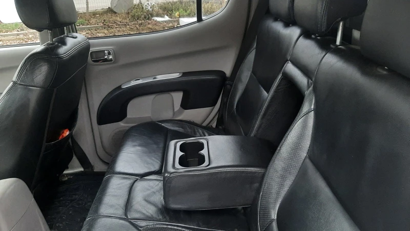 Mitsubishi L200, снимка 9 - Автомобили и джипове - 52554884