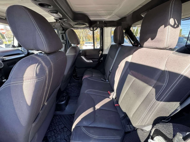 Jeep Wrangler SAHARA* ДЪЛГА БАЗА* 3.6 PENTASTAR, снимка 15 - Автомобили и джипове - 52815850