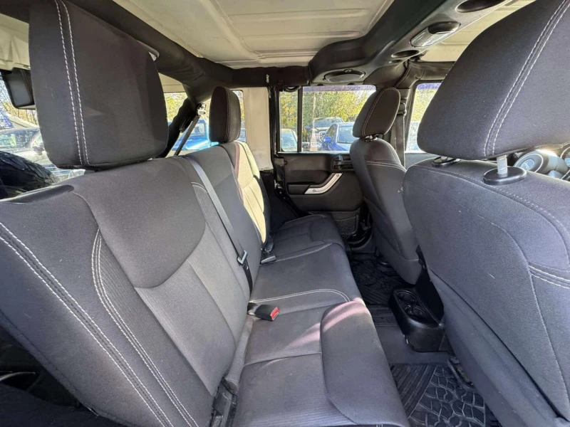 Jeep Wrangler SAHARA* ДЪЛГА БАЗА* 3.6 PENTASTAR, снимка 16 - Автомобили и джипове - 52815850