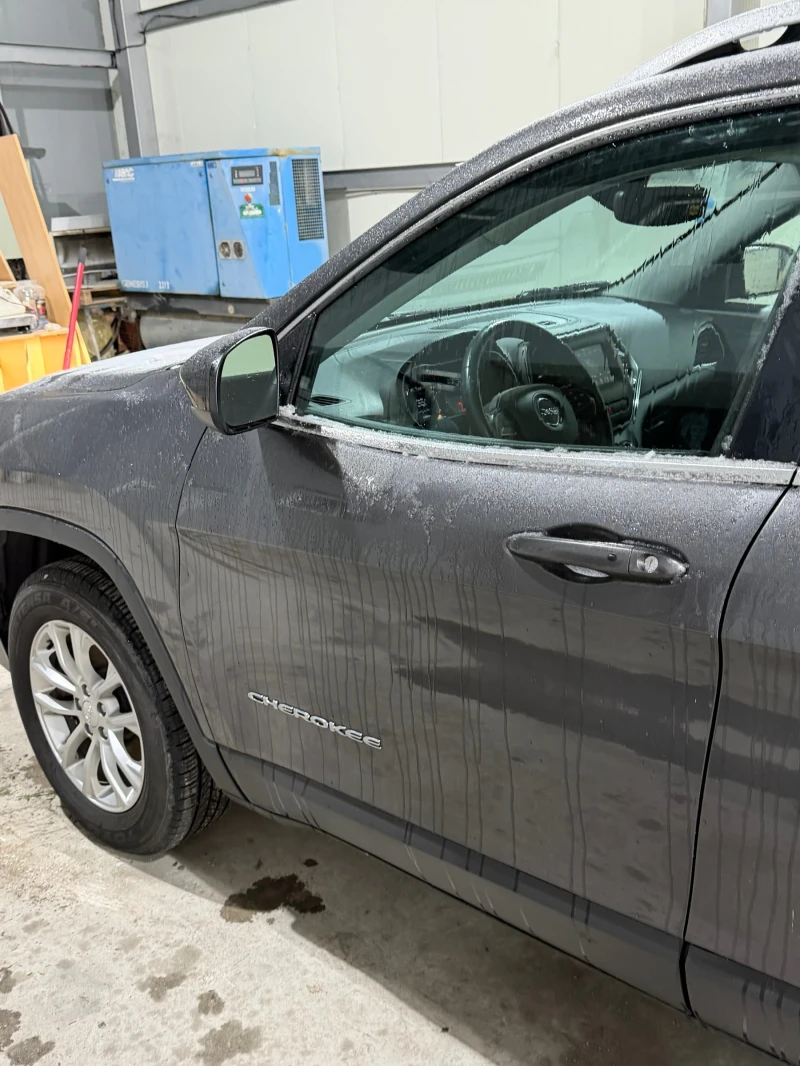 Jeep Cherokee 3.2 4х4 9AT, снимка 8 - Автомобили и джипове - 53060683