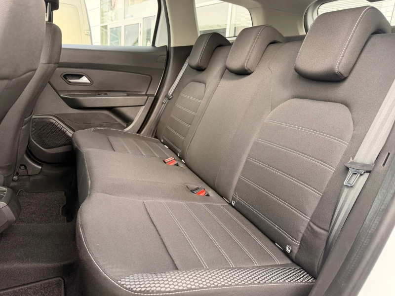 Dacia Duster 1.3 Tce/150 к.с. / 4x4 /Prestige, снимка 14 - Автомобили и джипове - 53231809