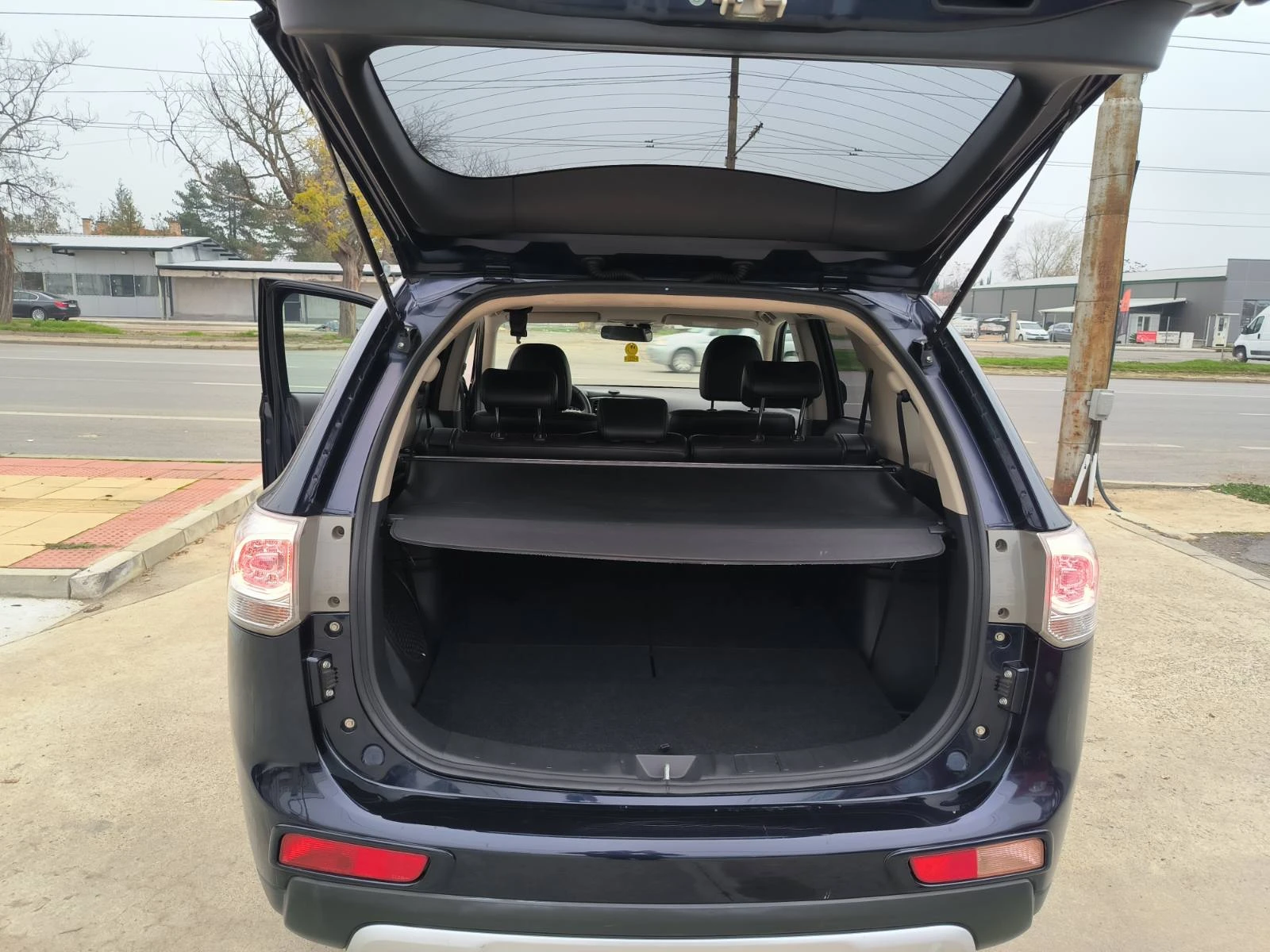Mitsubishi Outlander 2.2d-AWD-7m-Navi-Kamera-Keyless | Mobile.bg � ����������� 11