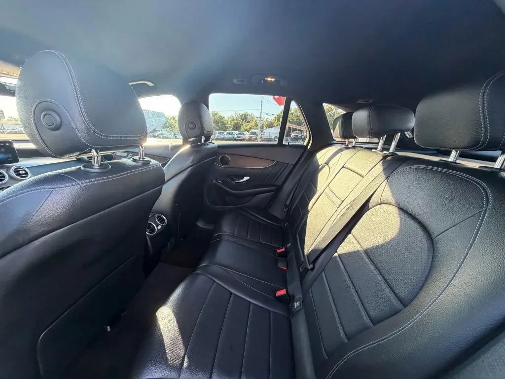 Mercedes-Benz GLC 300 AMG* 4matic* Памет* Дигитален кокпит, снимка 9 - Автомобили и джипове - 54441800