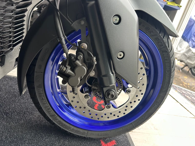 Yamaha X-max 300i 2023г. ABS/TC/LED, снимка 10 - Мотоциклети и мототехника - 52291636