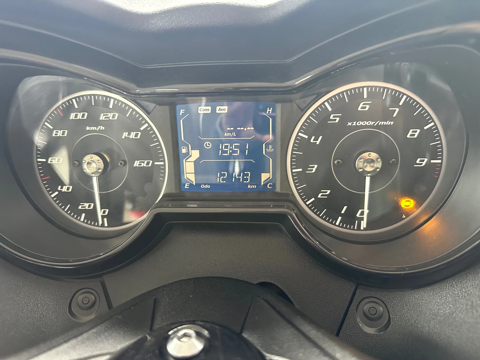 Yamaha X-max 300i 2023г. ABS/TC/LED - изображение 3