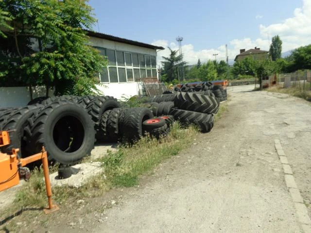 Гуми Всесезонни 235/55R17, снимка 16 - Гуми и джанти - 11107207