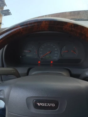 Volvo V40 - 1400 € / 2738.16 лв. - 75590956 10