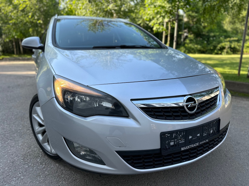Opel Astra Регистрирана/ Дизел / Автоматик, снимка 1 - Автомобили и джипове - 46439824