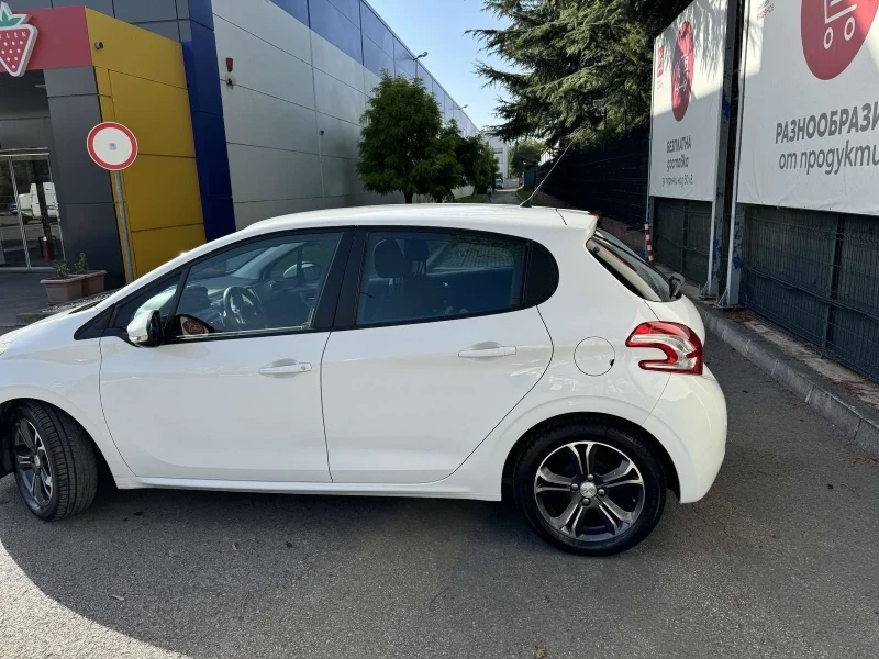 Peugeot 208 1.4HDI АВТОМАТ, снимка 3 - Автомобили и джипове - 47438998