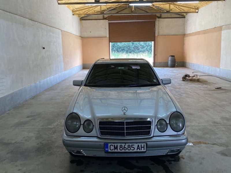 Mercedes-Benz E 250, снимка 1 - Автомобили и джипове - 48197503