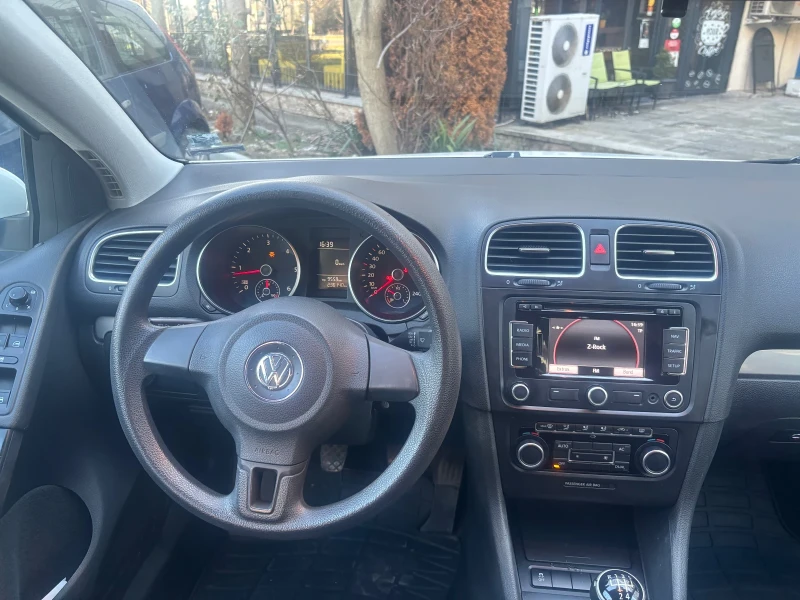 VW Golf, снимка 14 - Автомобили и джипове - 49391107