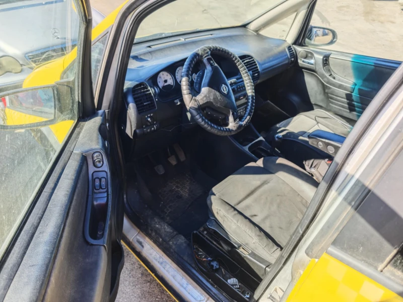 Opel Zafira 2.0 DTI, снимка 5 - Автомобили и джипове - 51532392