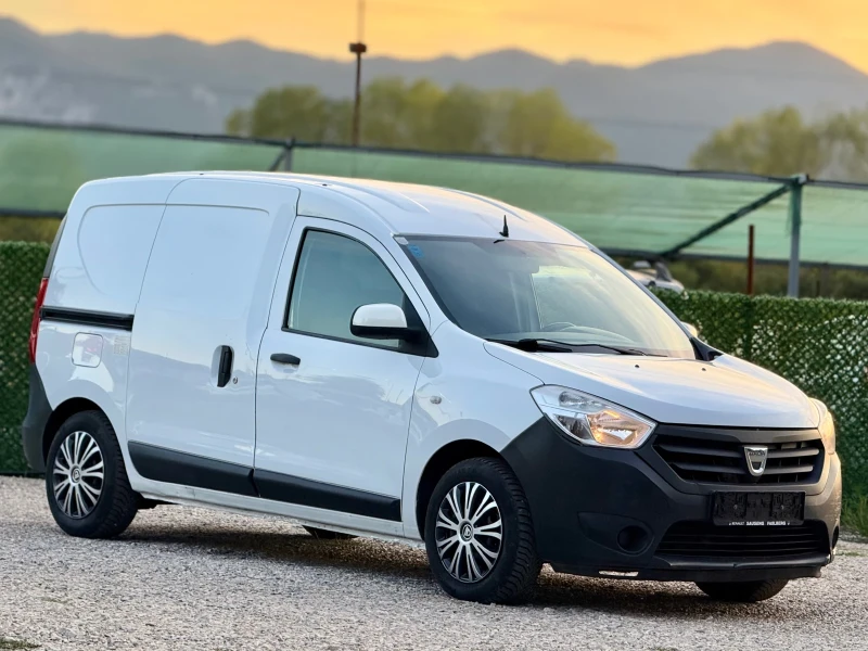 Dacia Dokker 1.6i КЛИМАТИК, снимка 3 - Автомобили и джипове - 51659165