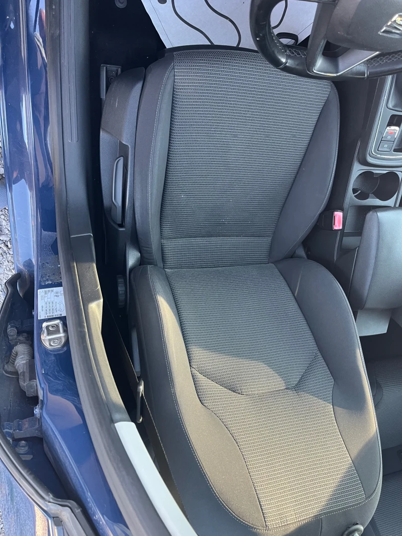 Seat Leon 1.6TDI  top, снимка 9 - Автомобили и джипове - 51791643