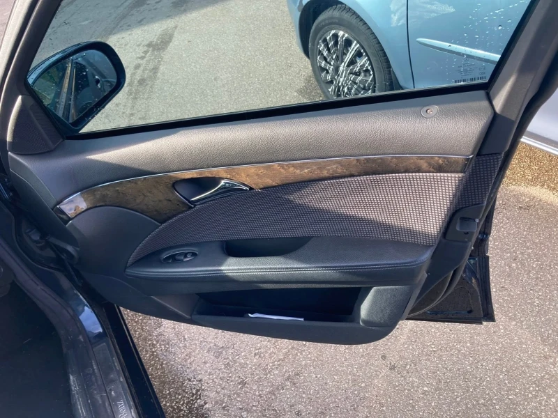 Mercedes-Benz E 270 2, 7 cdi 177 к.с, снимка 13 - Автомобили и джипове - 52419573