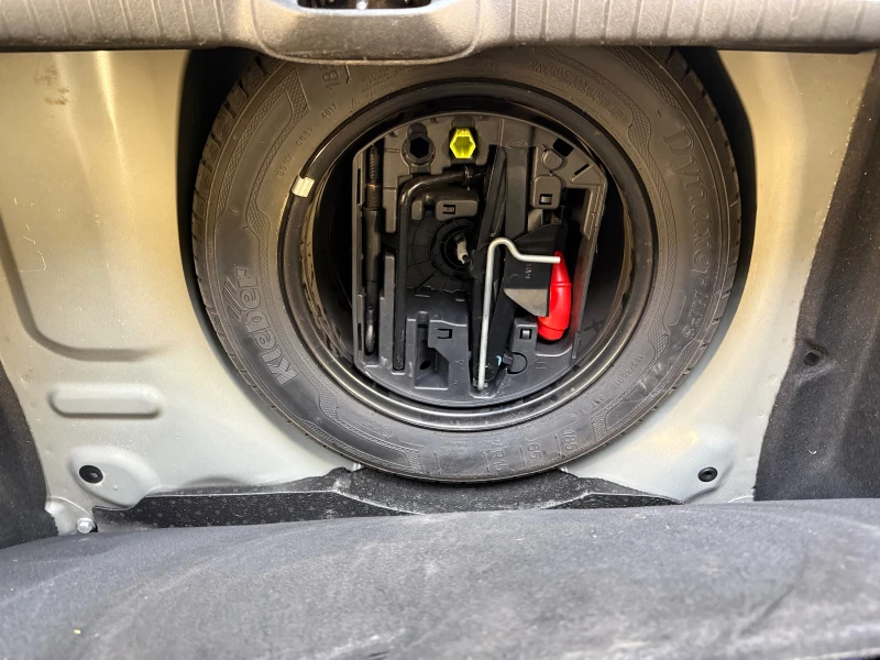 Peugeot 208 1.2 PureTech, снимка 16 - Автомобили и джипове - 53211341