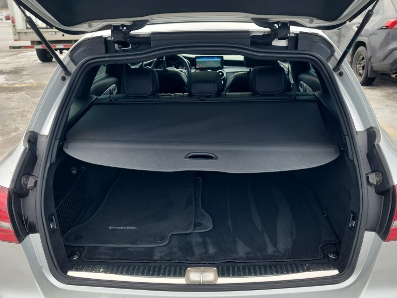 Mercedes-Benz C 300, снимка 9 - Автомобили и джипове - 53211592