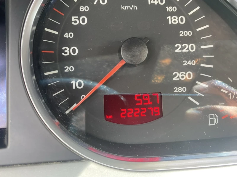 Audi A6 2.0 TDI, снимка 7 - Автомобили и джипове - 53375343