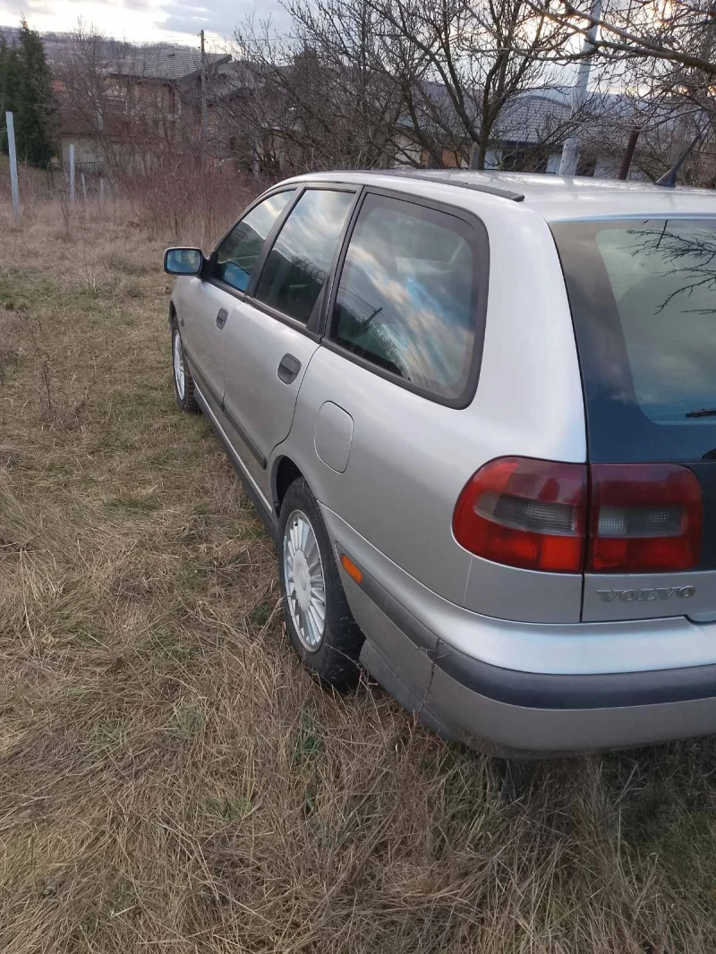 Volvo V40, снимка 4 - Автомобили и джипове - 53509531