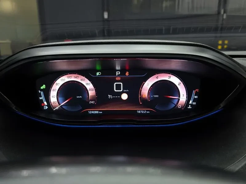 Peugeot 3008 1.6 BlueHDI, снимка 8 - Автомобили и джипове - 54298732