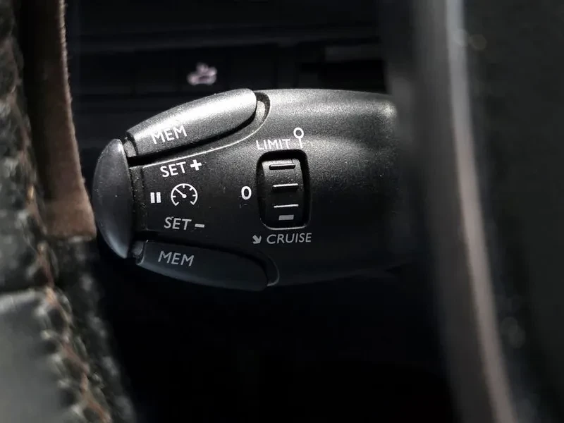 Peugeot 3008 1.6 BlueHDI, снимка 17 - Автомобили и джипове - 54298732