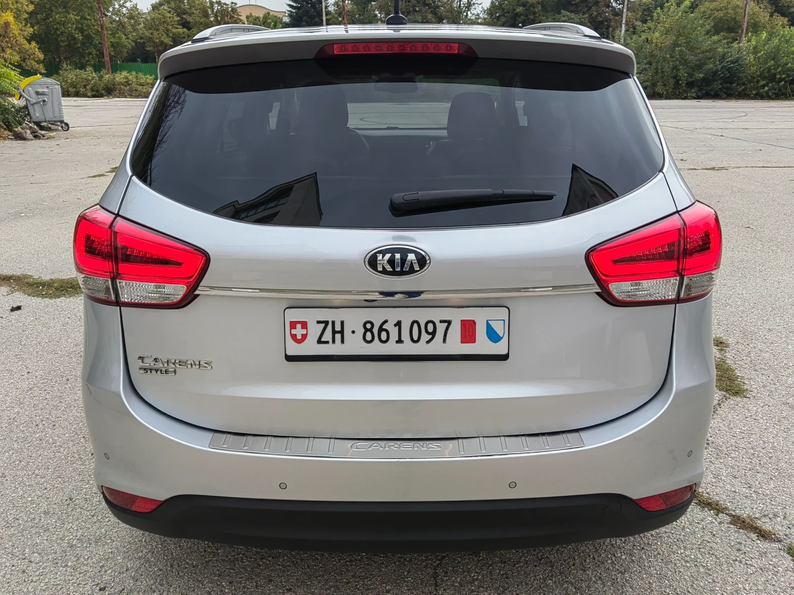 Kia Carens 2.0i / AUTOMATIC /  7 МЕСТА - изображение 3