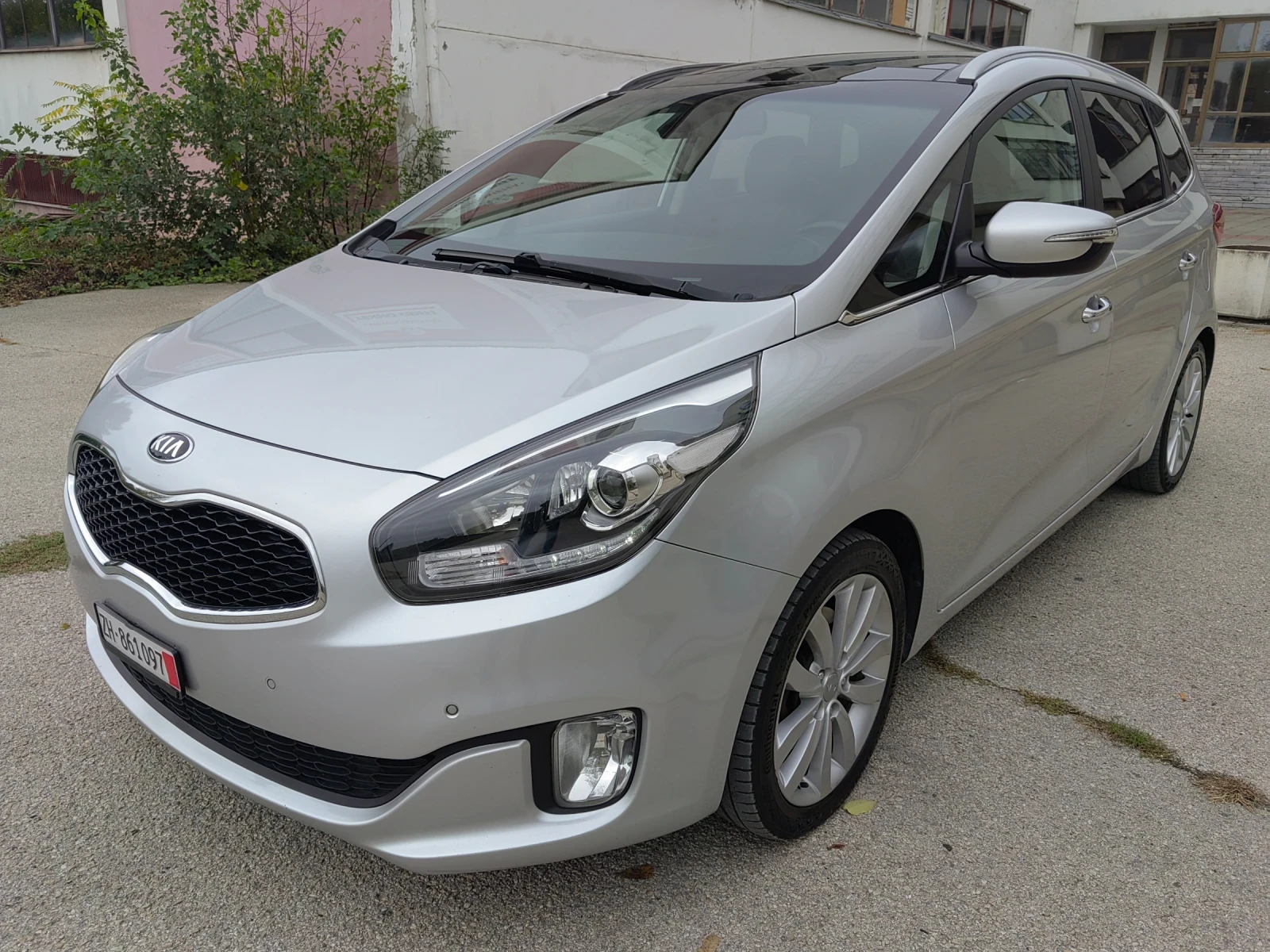 Kia Carens 2.0i / AUTOMATIC /  7 МЕСТА - изображение 5