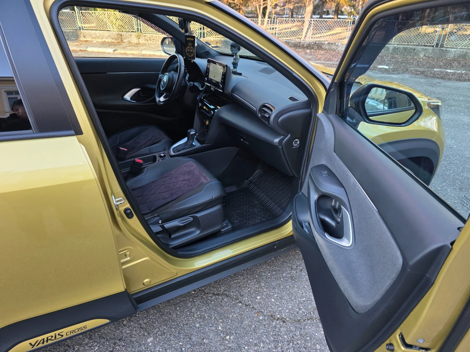 Toyota Yaris Cross Yaris Cross 1, 5 HB CHIC AWD - изображение 8