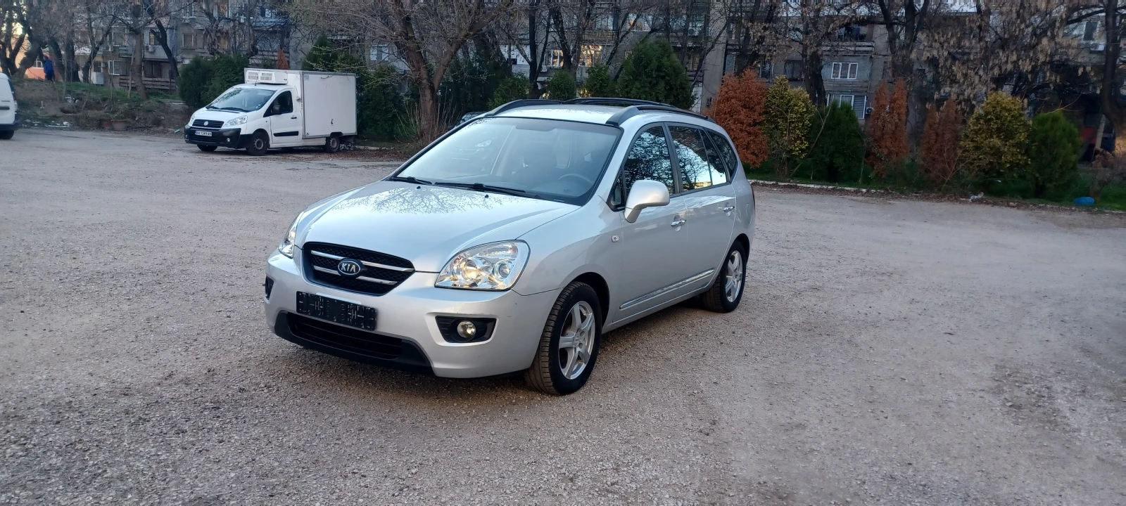 Kia Carens 2, 0 Benzin 144кс. | Mobile.bg — изображение 1