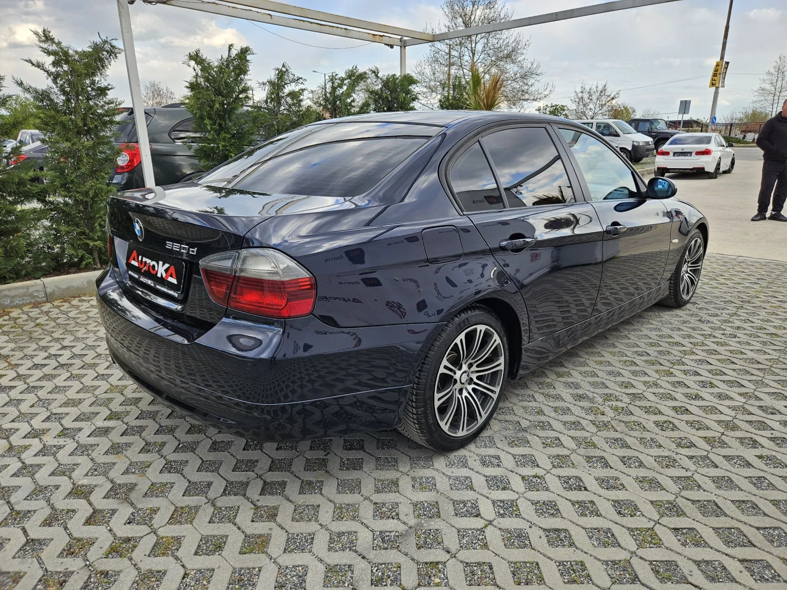 BMW 320 2.0D-163кс= 6СК= КСЕНОН= ПАРКТРОНИК= СЕДАН - изображение 3