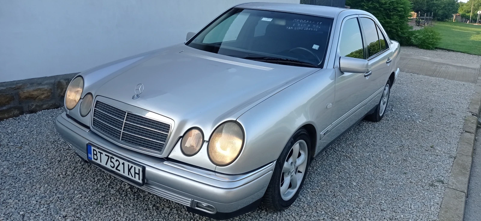 Mercedes-Benz E 250 2.5TDI - изображение 2