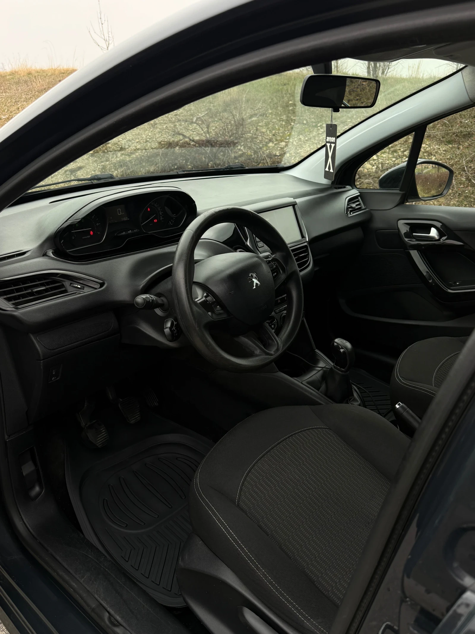 Peugeot 208 1.2 PureTech | Mobile.bg � ����������� 11
