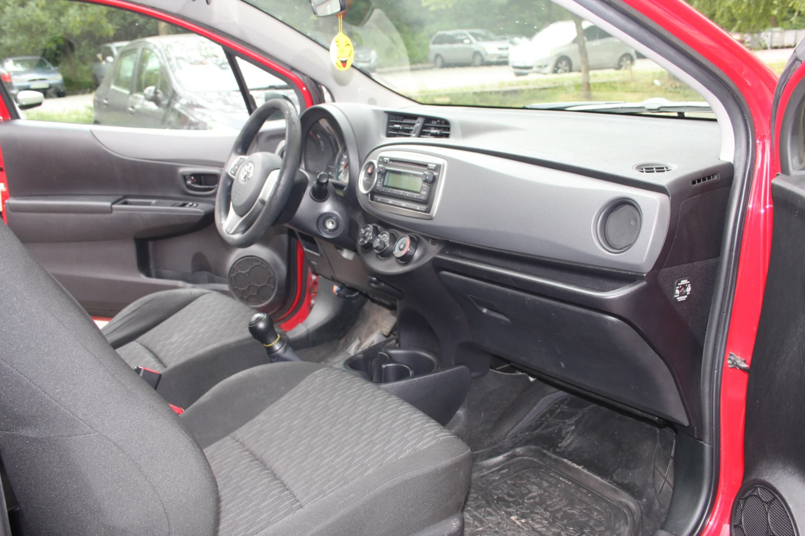 Toyota Yaris Товарен, снимка 6 - Автомобили и джипове - 54199496