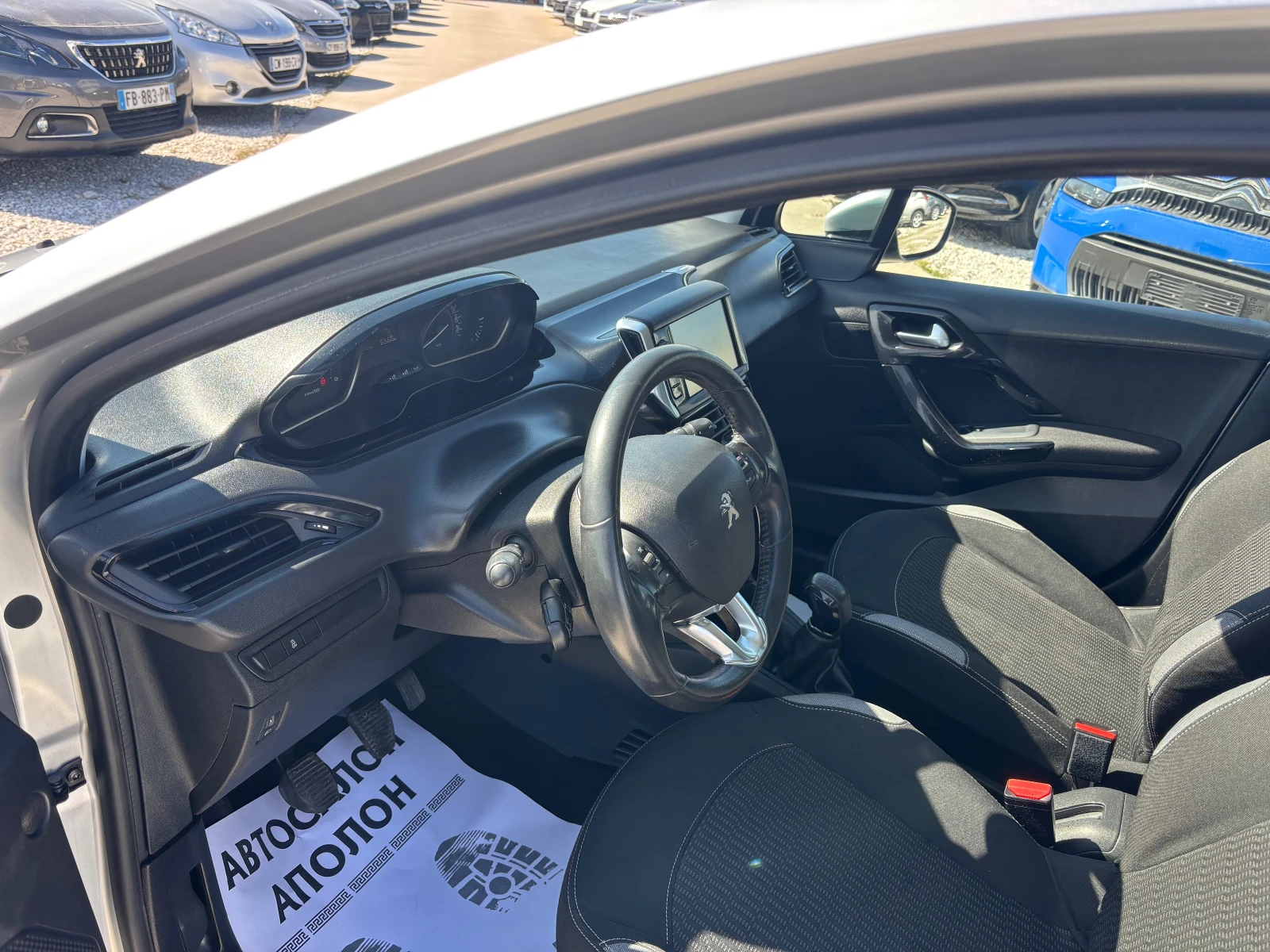 Peugeot 208 1.6 HDI/EURO 6, снимка 5 - Автомобили и джипове - 53804256