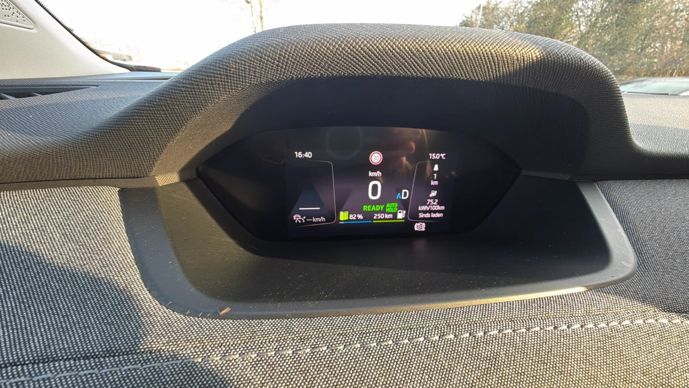 Skoda Enyaq 60, снимка 13 - Автомобили и джипове - 53858966