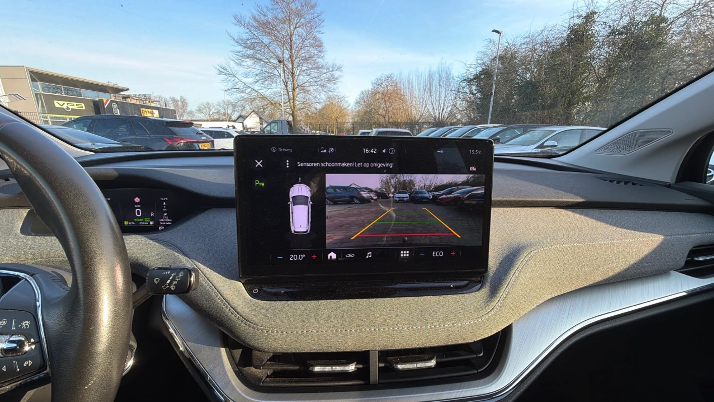 Skoda Enyaq 60, снимка 15 - Автомобили и джипове - 53858966