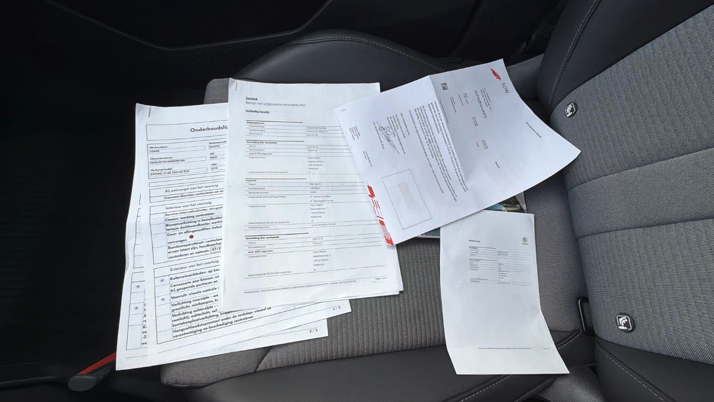 Skoda Enyaq 60, снимка 14 - Автомобили и джипове - 53858966