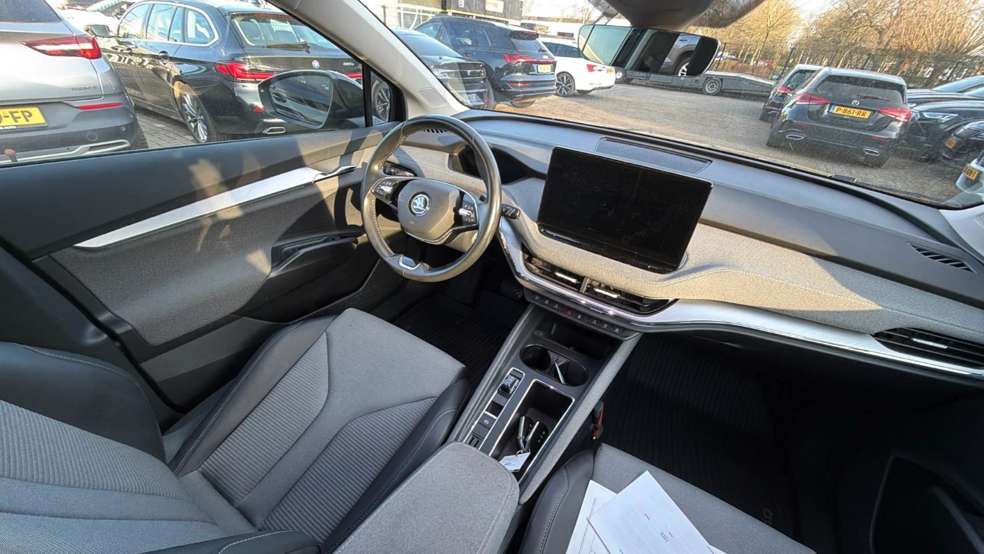 Skoda Enyaq 60, снимка 10 - Автомобили и джипове - 53858966