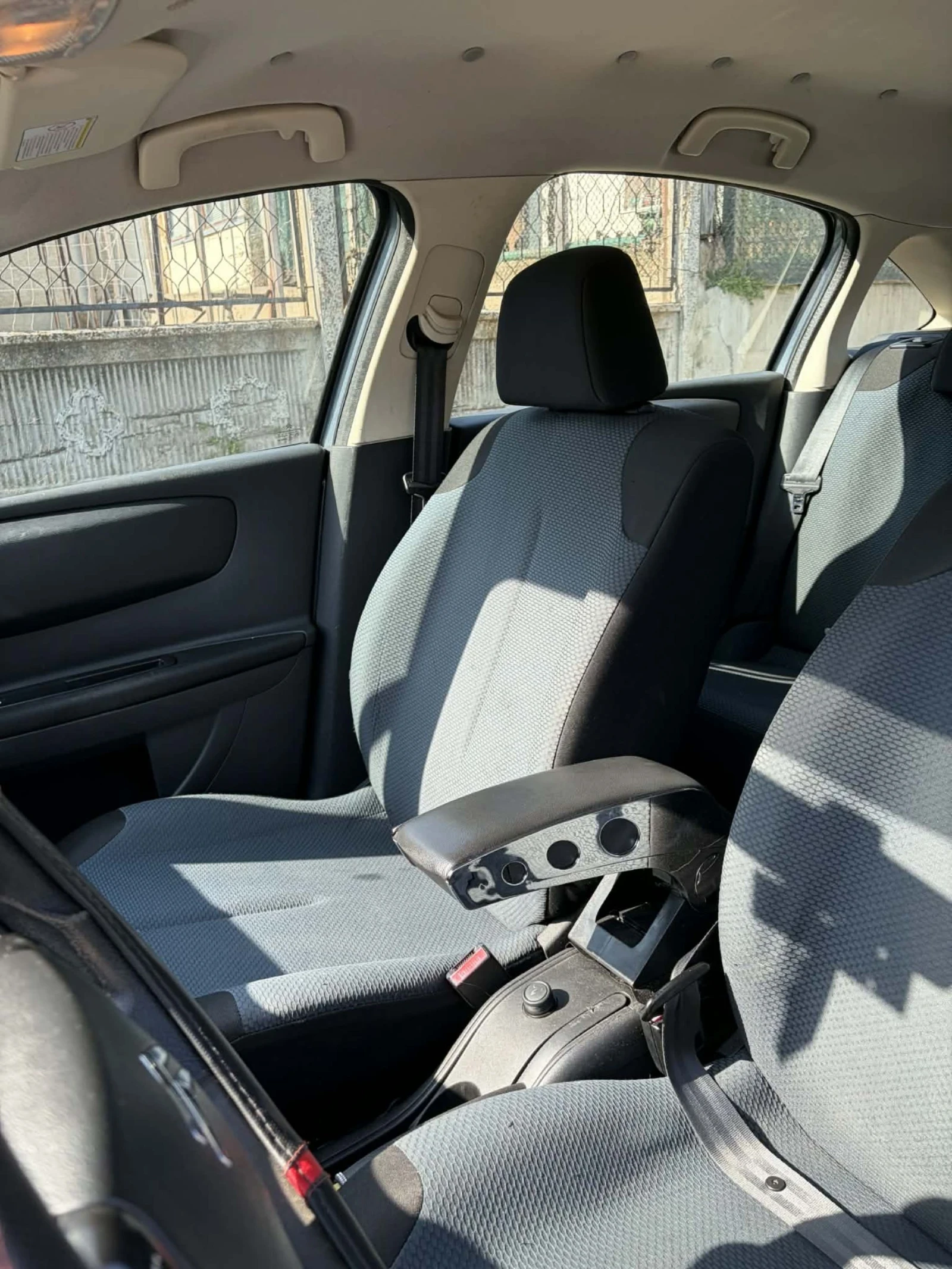 Citroen C4 1.4, снимка 8 - Автомобили и джипове - 53862514