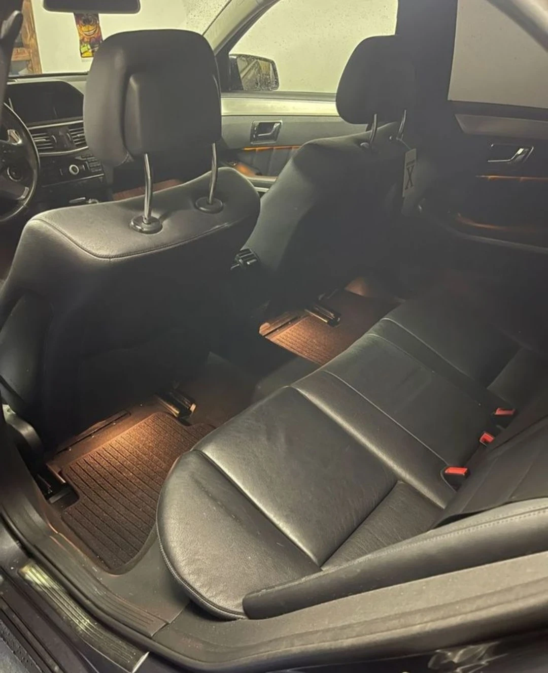 Mercedes-Benz E 200 * 184* AC* NAVI* PDC* XENON* КОЖА* TUV* AUT , снимка 6 - Автомобили и джипове - 53911359