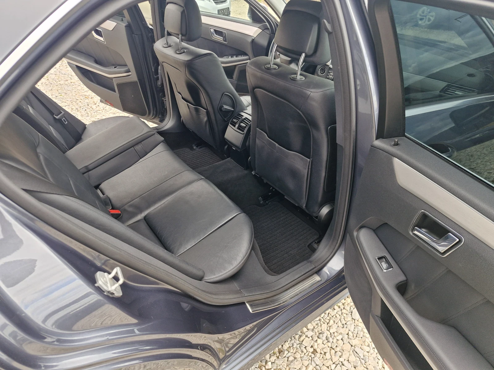 Mercedes-Benz E 200 * 184* AC* NAVI* PDC* XENON* КОЖА* TUV* AUT , снимка 11 - Автомобили и джипове - 53911359