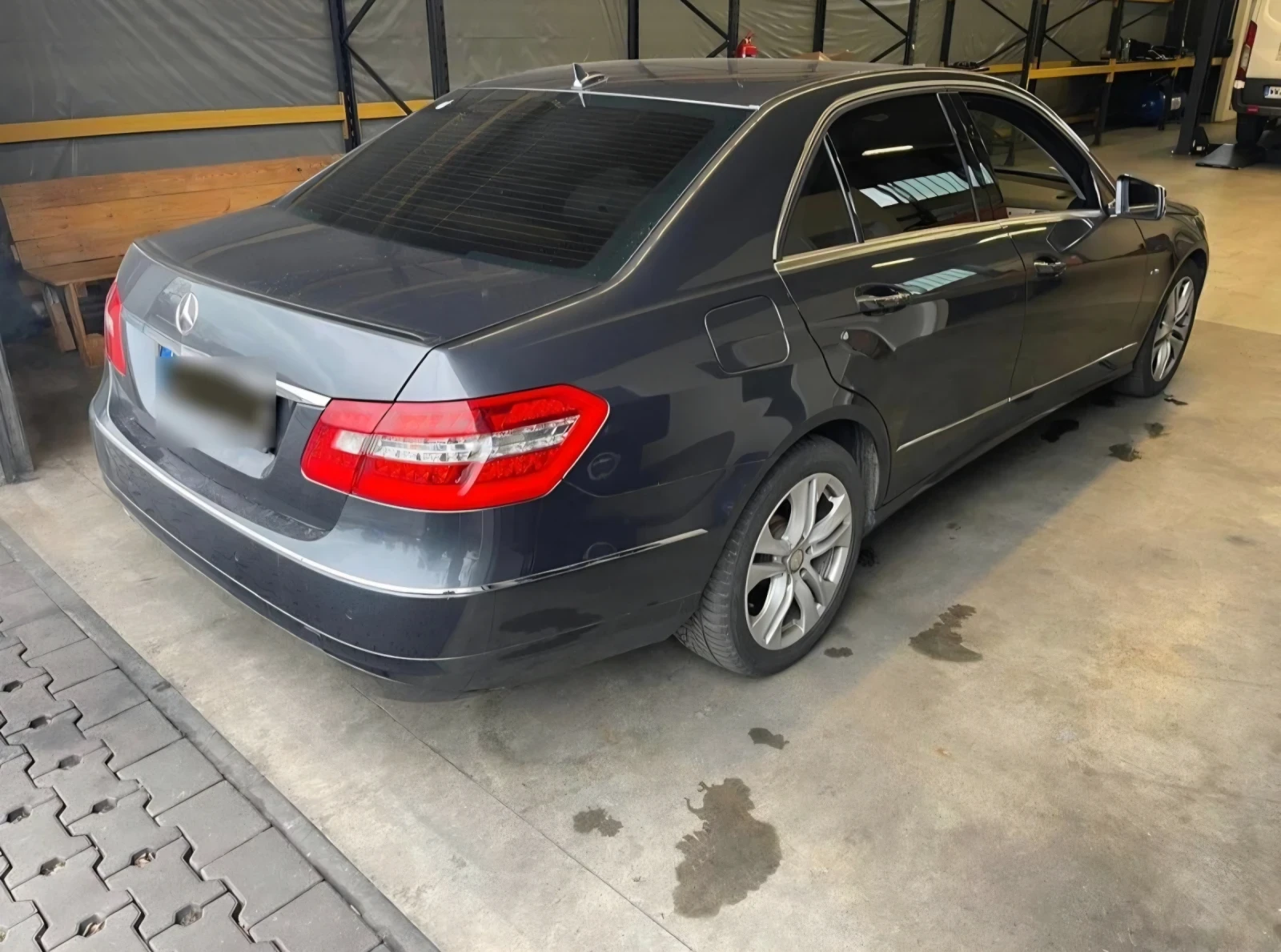 Mercedes-Benz E 200 * 184* AC* NAVI* PDC* XENON* КОЖА* TUV* AUT , снимка 3 - Автомобили и джипове - 53911359