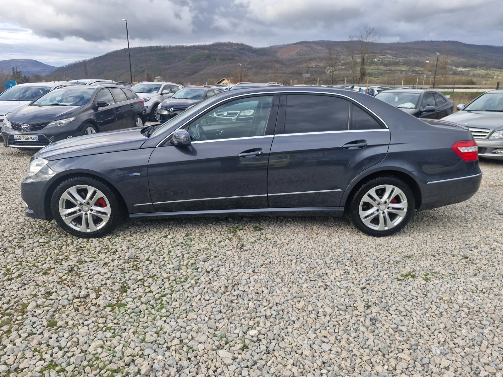 Mercedes-Benz E 200 * 184* AC* NAVI* PDC* XENON* КОЖА* TUV* AUT , снимка 2 - Автомобили и джипове - 53911359