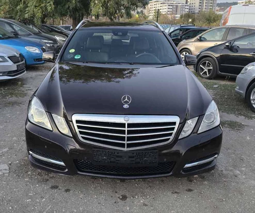 Mercedes-Benz E 250 УНИКАТ/AVANTGARDE/LED, снимка 2 - Автомобили и джипове - 54508369
