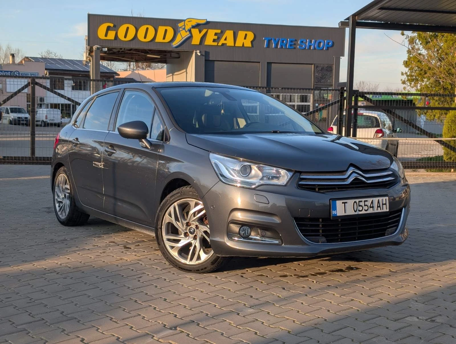 Citroen C4 2.0 HDI Exclusive, снимка 2 - Автомобили и джипове - 54601580