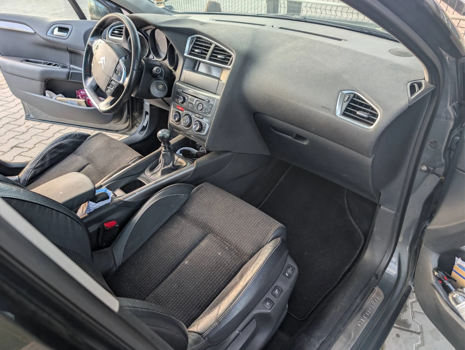 Citroen C4 2.0 HDI Exclusive, снимка 9 - Автомобили и джипове - 54601580