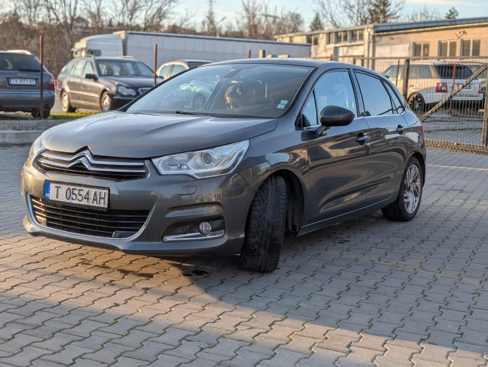 Citroen C4 2.0 HDI Exclusive, снимка 3 - Автомобили и джипове - 54601580