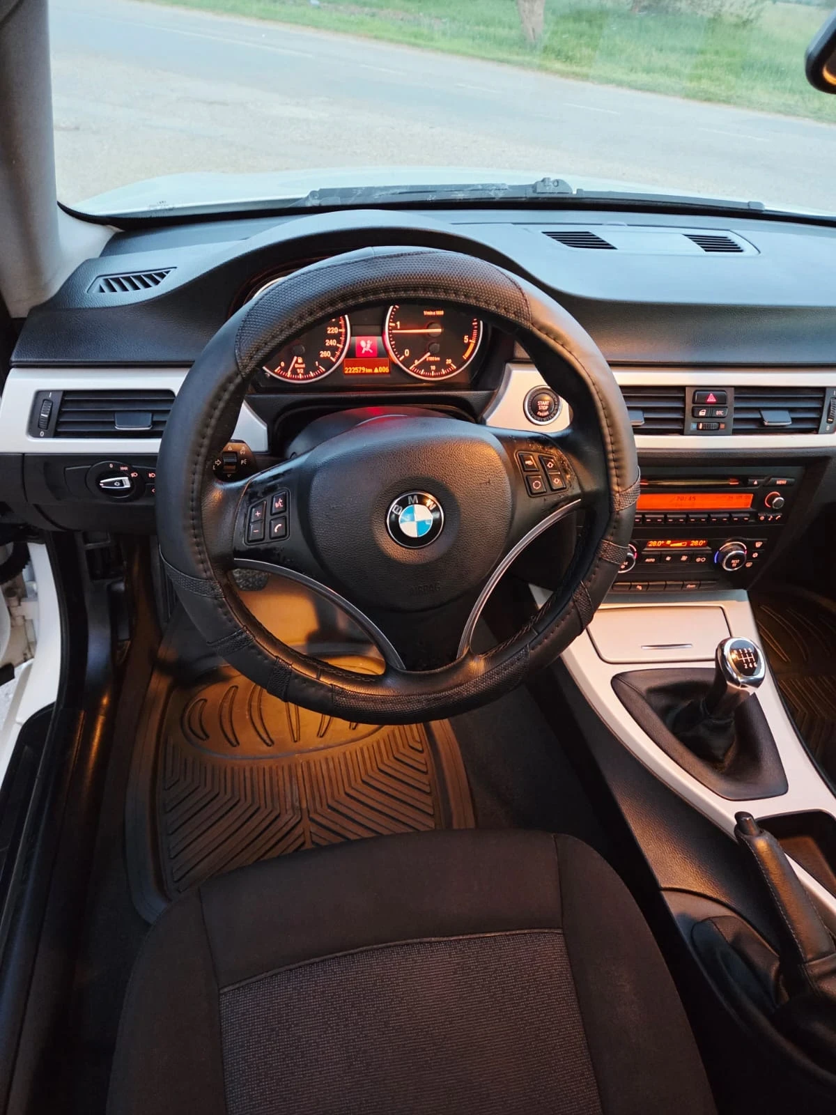 BMW 320 2.0, снимка 12 - Автомобили и джипове - 54754561