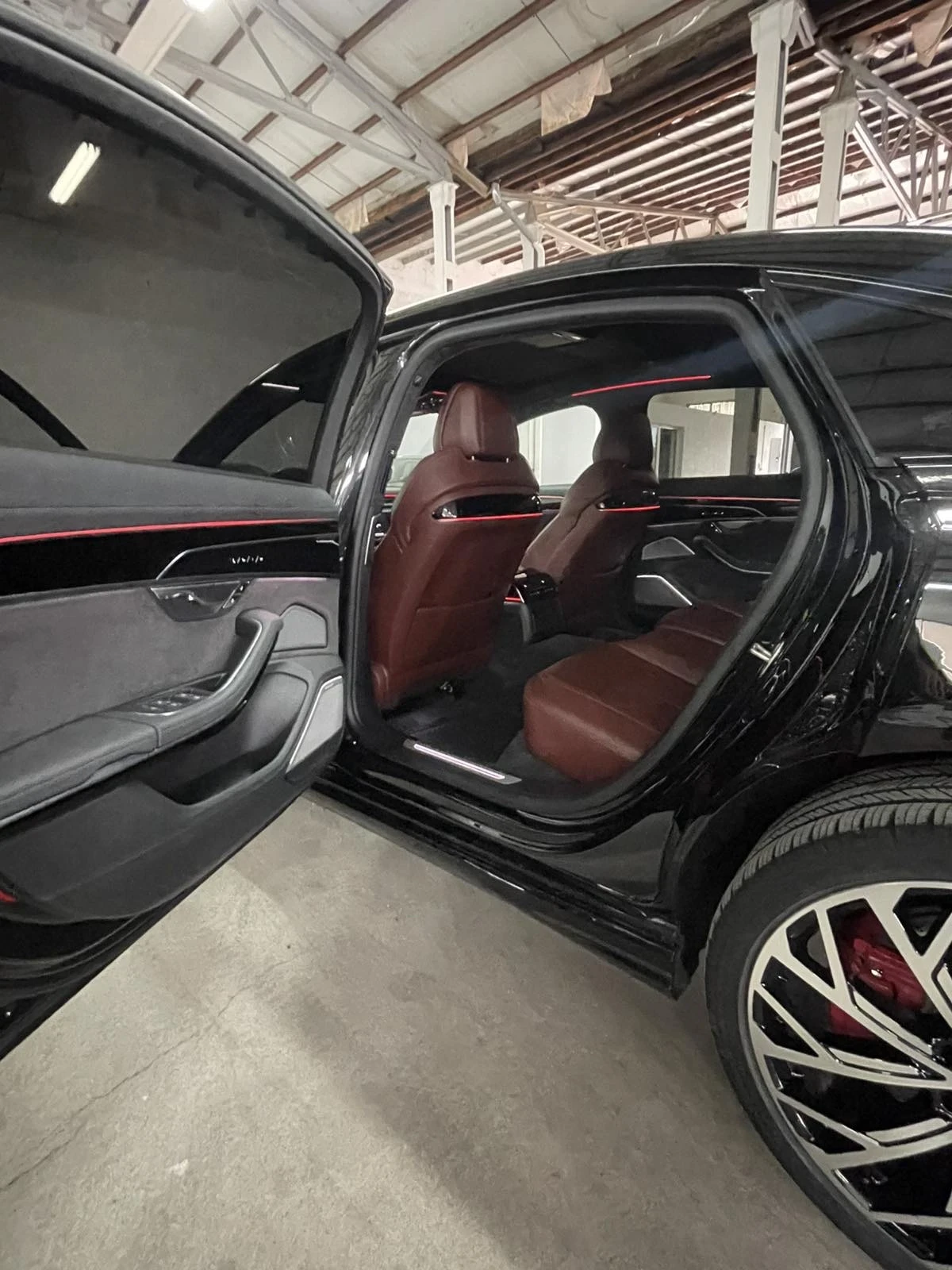 Audi S8 L/B&O/360/Distr/валум/обдух/head-up/FULL/, снимка 8 - Автомобили и джипове - 54858302