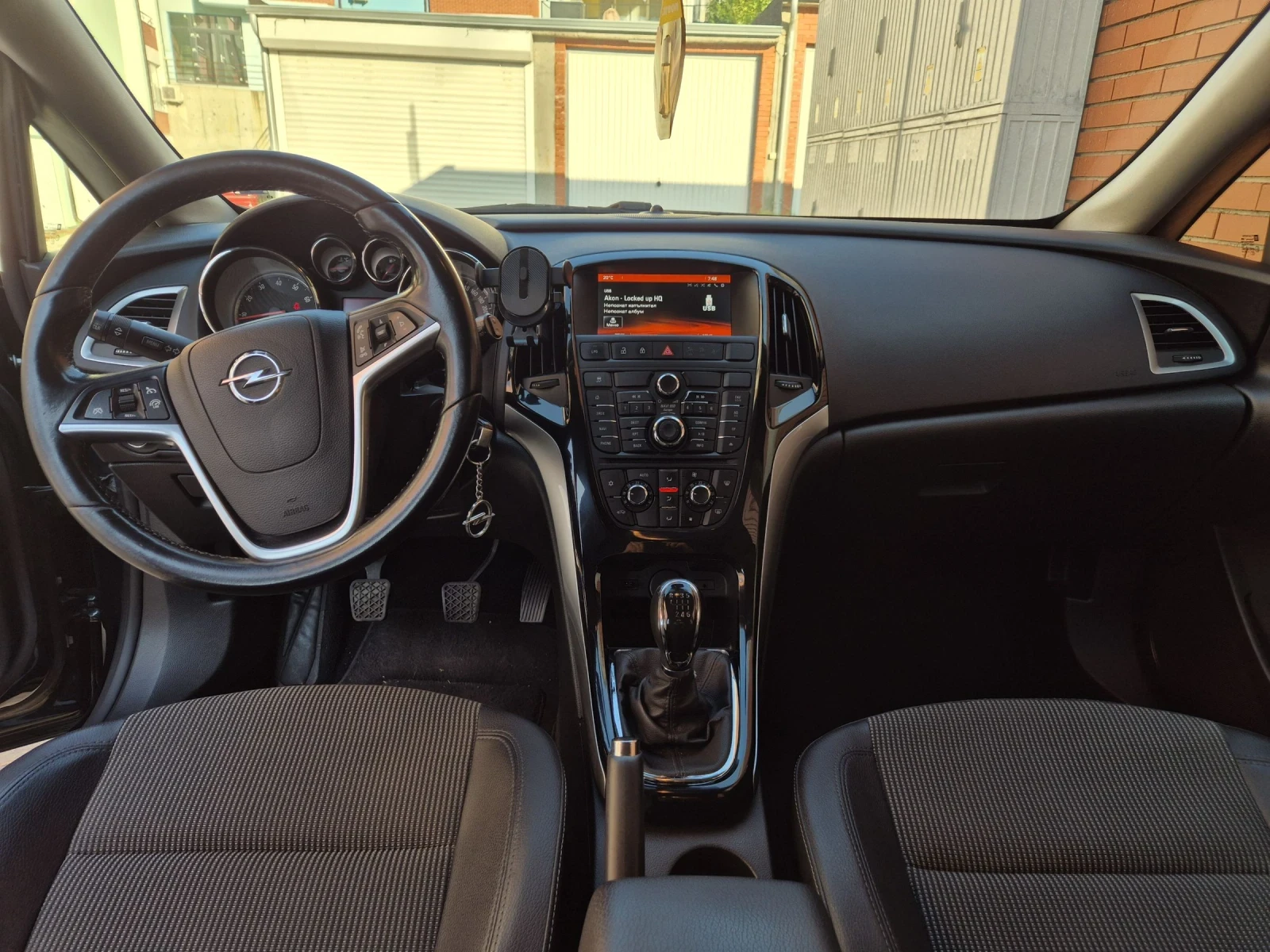 Opel Astra 1.4T LPG Facelift Cosmo, снимка 9 - Автомобили и джипове - 55170289